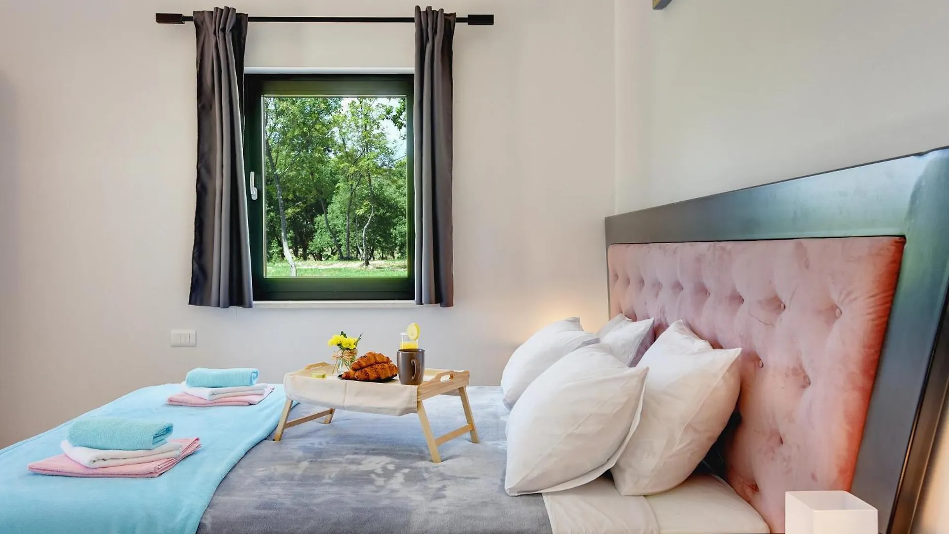 Villa Radola Residence Only 3 Km From Beach For 6 People With Private Pool & Large Garden Hrboki
