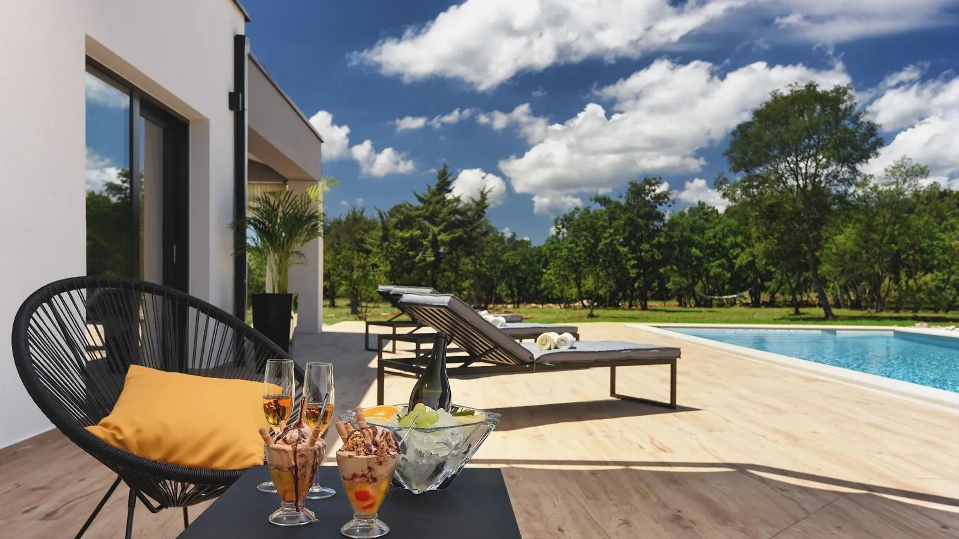 Villa Radola Residence Only 3 Km From Beach For 6 People With Private Pool & Large Garden Hrboki 0*,  Croatia